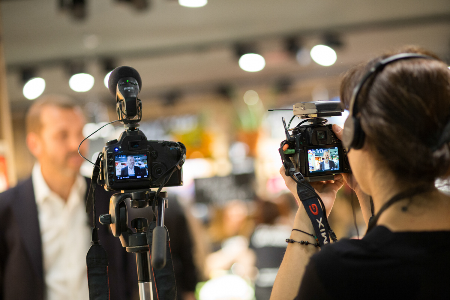 videomaker inaugurazione punto vendita Milano